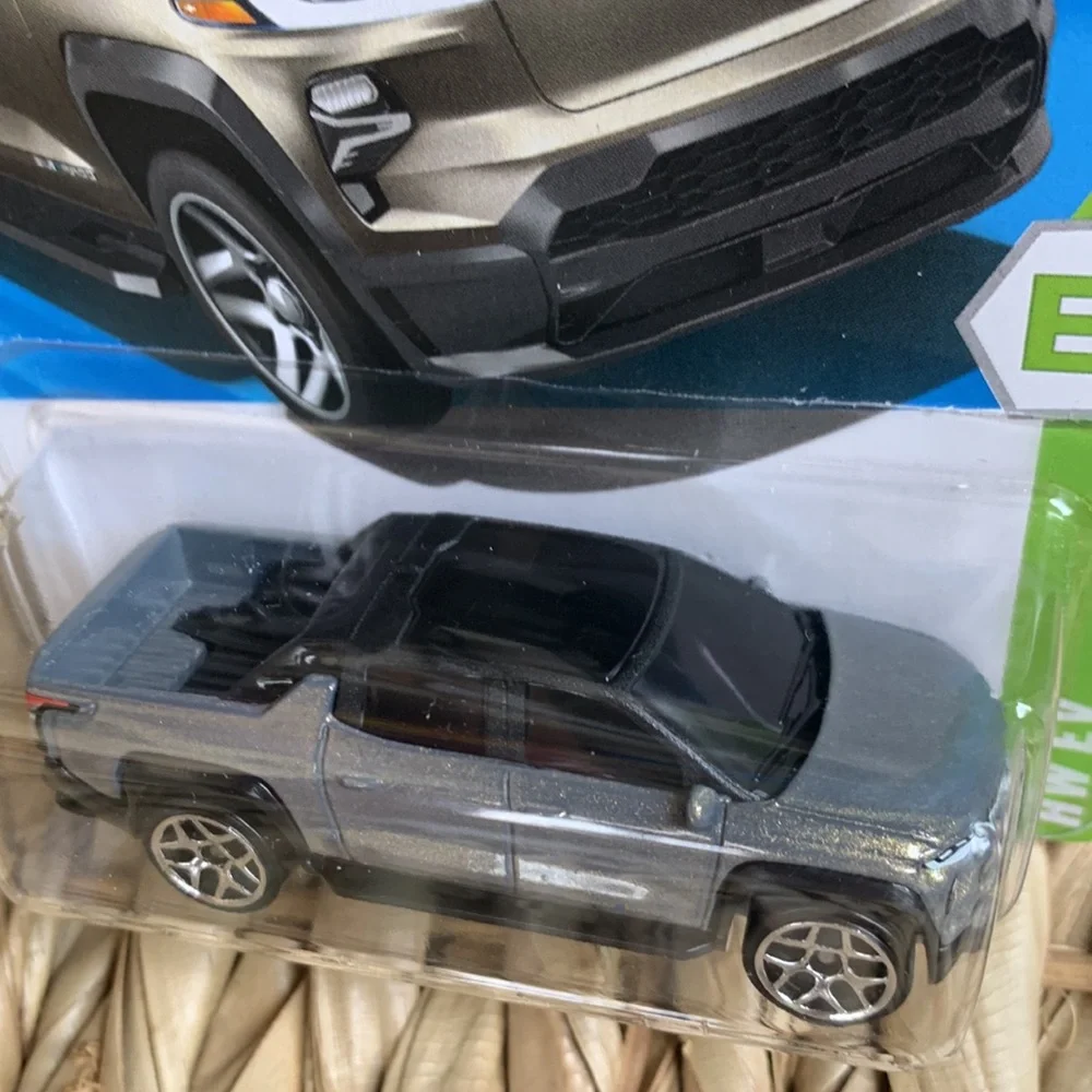 Hot Wheel Chevy Silverado EV RST Truck HW Electric Vehicle Hotwheels New 2025